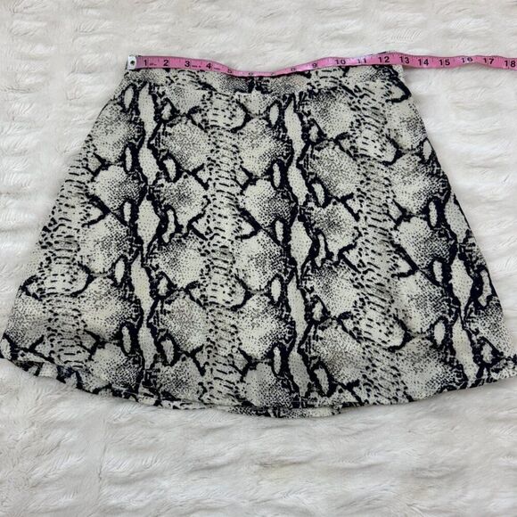 Tobi Snakeskin Mini Skirt - Picture 4 of 9
